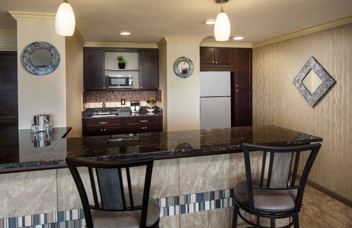 Cherry Hill Hotel | DoubleTree by Hilton Cherry Hill Philadelphia