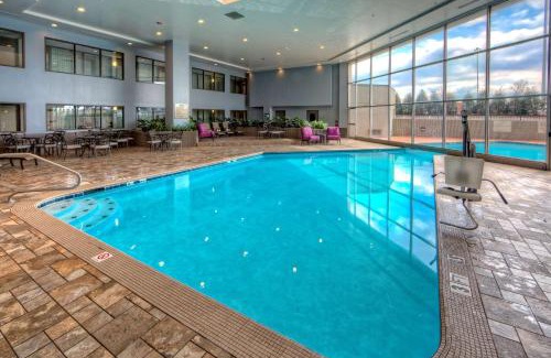 Decatur Hotel | DoubleTree by Hilton Decatur Riverfront