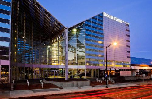 South Bend Hotel | DoubleTree by Hilton Hotel South Bend