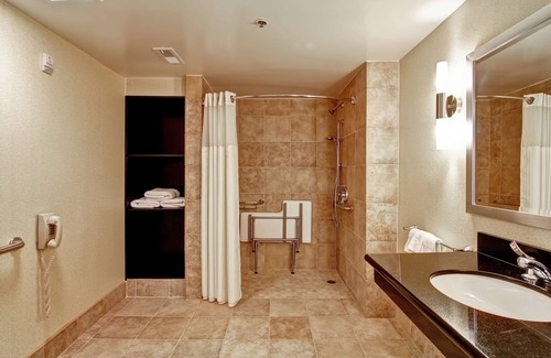 Pleasanton Hotel | DoubleTree by Hilton Hotel Pleasanton at the Club