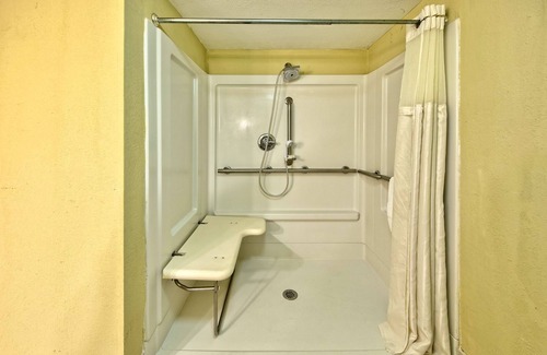 Oak Ridge Hotel | DoubleTree by Hilton Hotel Oak Ridge - Knoxville