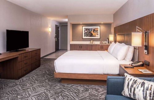 Lafayette Hotel | Doubletree by Hilton Lafayette East, IN