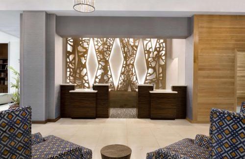 Brookfield Hotel | DoubleTree by Hilton Milwaukee/Brookfield