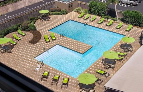 Kenner - Louis Armstrong International Airport Hotel | DoubleTree by Hilton New Orleans Airport