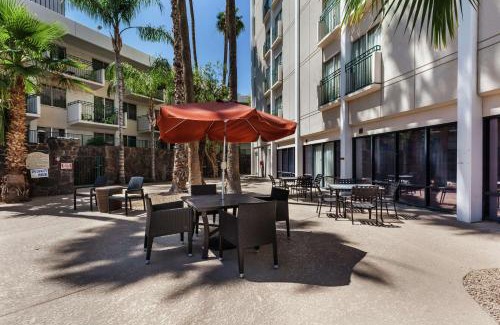 Encanto Hotel | DoubleTree by Hilton Phoenix Midtown