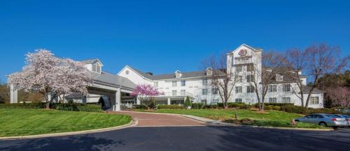 Durham Hotel | DoubleTree by Hilton Raleigh Durham Airport at Research Triangle Park