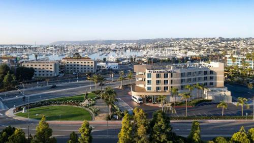 Roseville - Fleet Ridge Resort | DoubleTree by Hilton San Diego Bayside