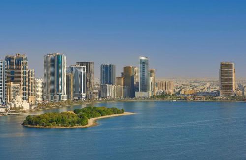 Al Majaz Hotel | DoubleTree by Hilton Sharjah Waterfront Hotel And Residences
