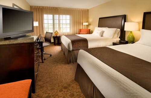 Dulles Town Center Hotel | DoubleTree by Hilton Sterling - Dulles Airport