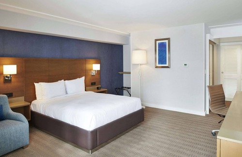 Southwood Hotel | DoubleTree by Hilton Torrance - South Bay