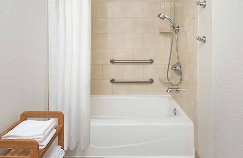 Durham Hotel | DoubleTree Raleigh Durham Airport at Research Triangle Park