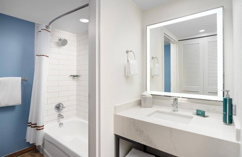 Key West Resort | DoubleTree Resort by Hilton Grand Key - Key West