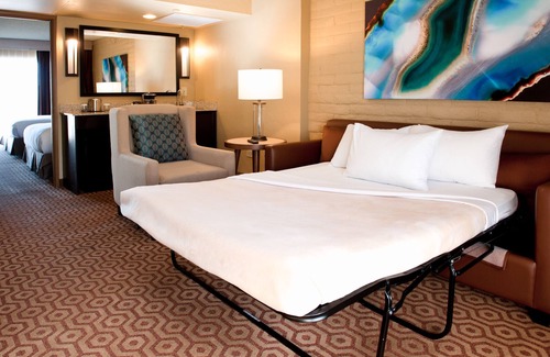 Tucson Hotel | DoubleTree Suites by Hilton Tucson - Williams Center