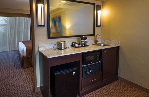 Tucson Hotel | DoubleTree Suites by Hilton Tucson - Williams Center