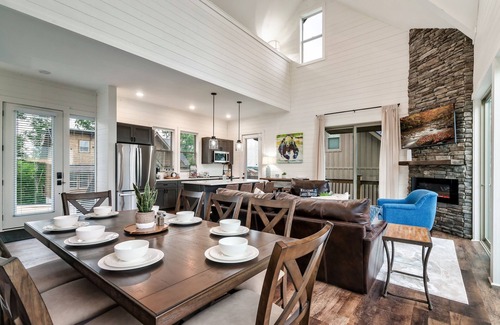 Sevierville Cabin | Douglas Lake Life and Pigeon Forge Adventures