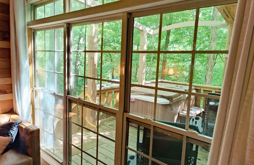Monteagle Cabin | Dove Treehouse: Treetop Bliss on Monteagle