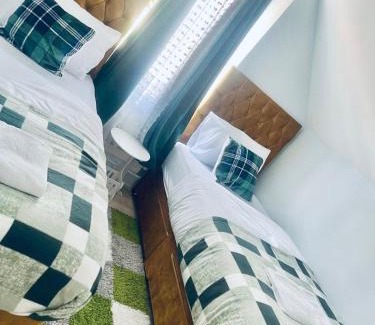 Dover Apartment | Dover Castle & Port, on-site parking, lovely quiet area