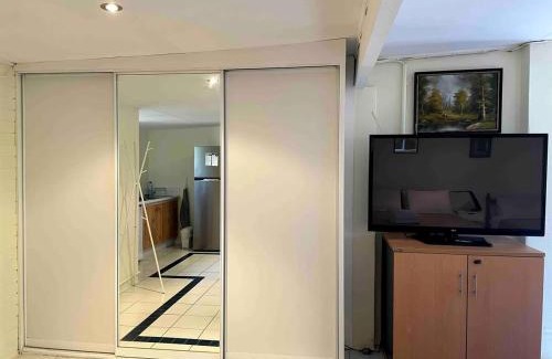 Downer Apartment | Downer Studio - Inner North, Near Chinatown, EPIC