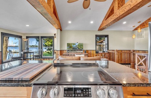 Barstow Apartment | Downs By The River W/beautiful views of Sunset!