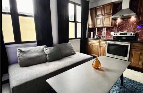Chinatown Apartment | Downtown 1Bd Apt perfect for your stay!
