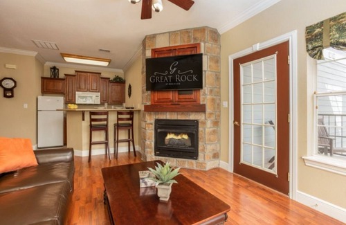 Branson Hotel | Downtown 1BR Condo in Great Rock Resort