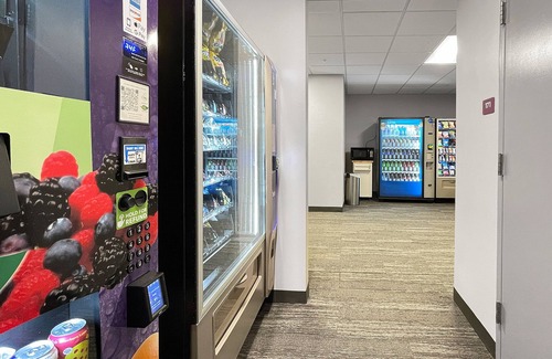 Downtown Des Moines Apartment | Downtown 1BR Gem Steps Away from Wells Fargo