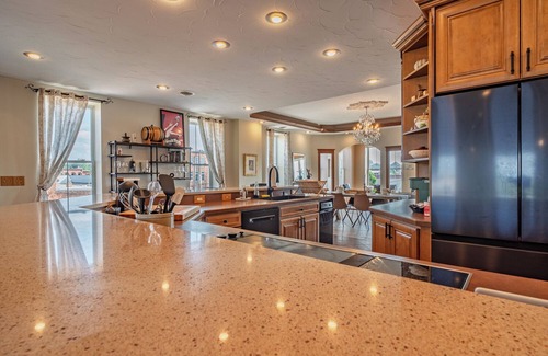 Norwalk Apartment | Downtown 2 Story Loft w/6bdrms-walk to everything!