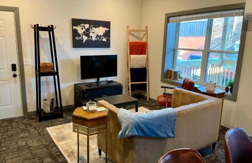 Marshall Apartment | Downtown 2BR Apartment