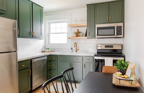 Grand Rapids Apartment | Downtown 3BR APT! Local to Shops, Breweries & More!