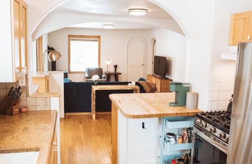 Bozeman House | Downtown 5 BDRM Charming Historic Home