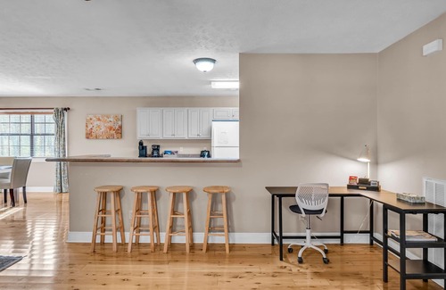 Pheba House | Downtown Access | Stylish | Family Space