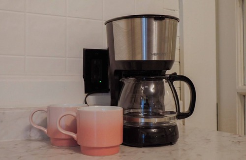 Tupelo House | Downtown -All Shook Up Bungalow -Heart Break Hotel 2br/1b