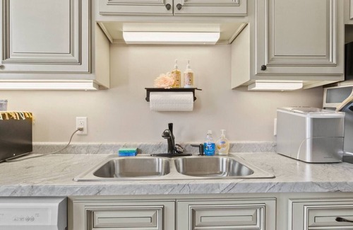 West Central Apartment | Downtown Apt by Parkview Field w/Free Parking