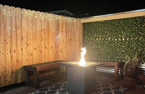 Arcata Cottage | Downtown Arcata Sinatra Suite