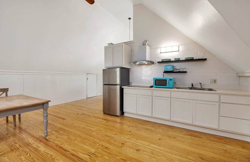 Brunswick House | Downtown Brunswick. 3rd Floor.