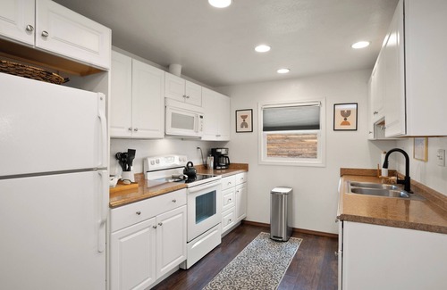 Garden District House | Downtown CDA Tiny House-Walk to the Lake