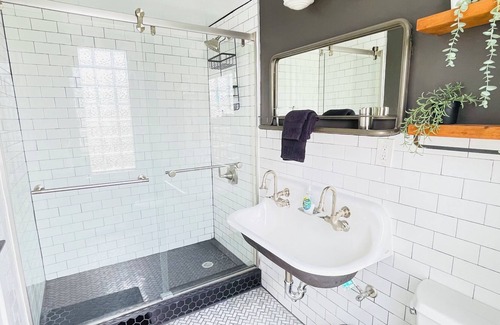 Livingston Park Apartment | Downtown Columbus with Great Views!