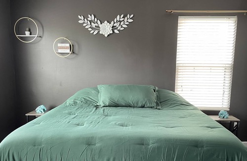 Livingston Park Apartment | Downtown Columbus with Great Views!