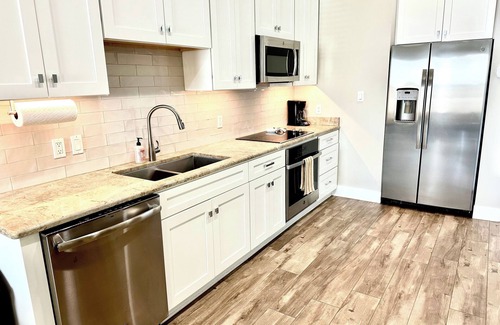 Biloxi Condo | Downtown Darling - 2 beds with balcony near Biloxi Beach & one block to casinos!