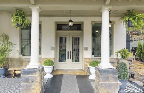 Oakland House | Downtown Estate! Can sleep up to 24!