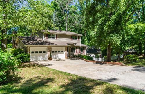 Dahlonega House | Downtown Family Retreat - 5 Beds & 3.5 Baths