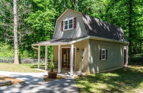 Dahlonega House | Downtown Family Retreat - 5 Beds & 3.5 Baths