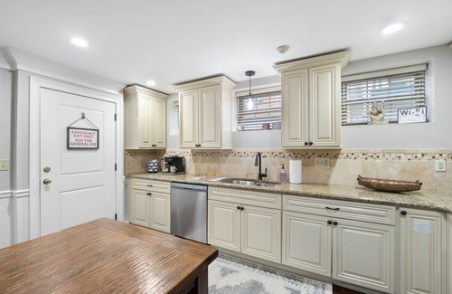 Federal Hill Condo | Downtown/Federal Hill on Broadway-walk everywhere!