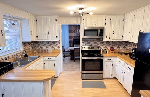 Franklinton House | Downtown Franklinton Comfortable Quiet Pet-Friendly