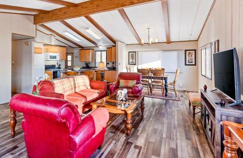 Harrison House | Downtown Harrison Lakefront Getaway