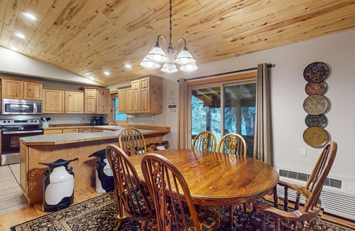 McCall Cabin | Downtown home with covered deck and firepit for s'mores - walk everywhere