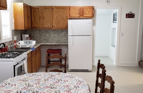 Ionia House | Downtown Ionia 2 Story Cottage