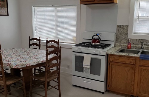 Ionia House | Downtown Ionia 2 Story Cottage