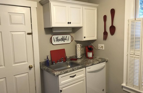 Lebanon House | Downtown Lebanon, Near Kings Island, Lovely Historic Home, 1st Flr, Washer/Dryer