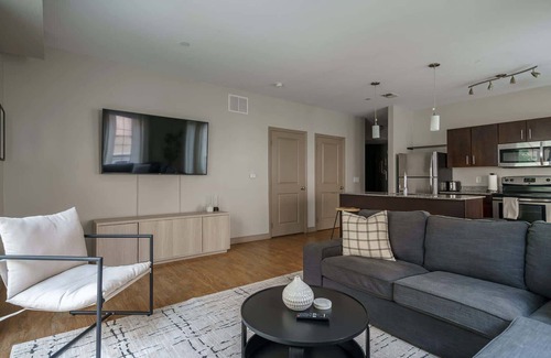 Downtown Columbus Apartment | Downtown Luxury Apartment on the Columbus Commons